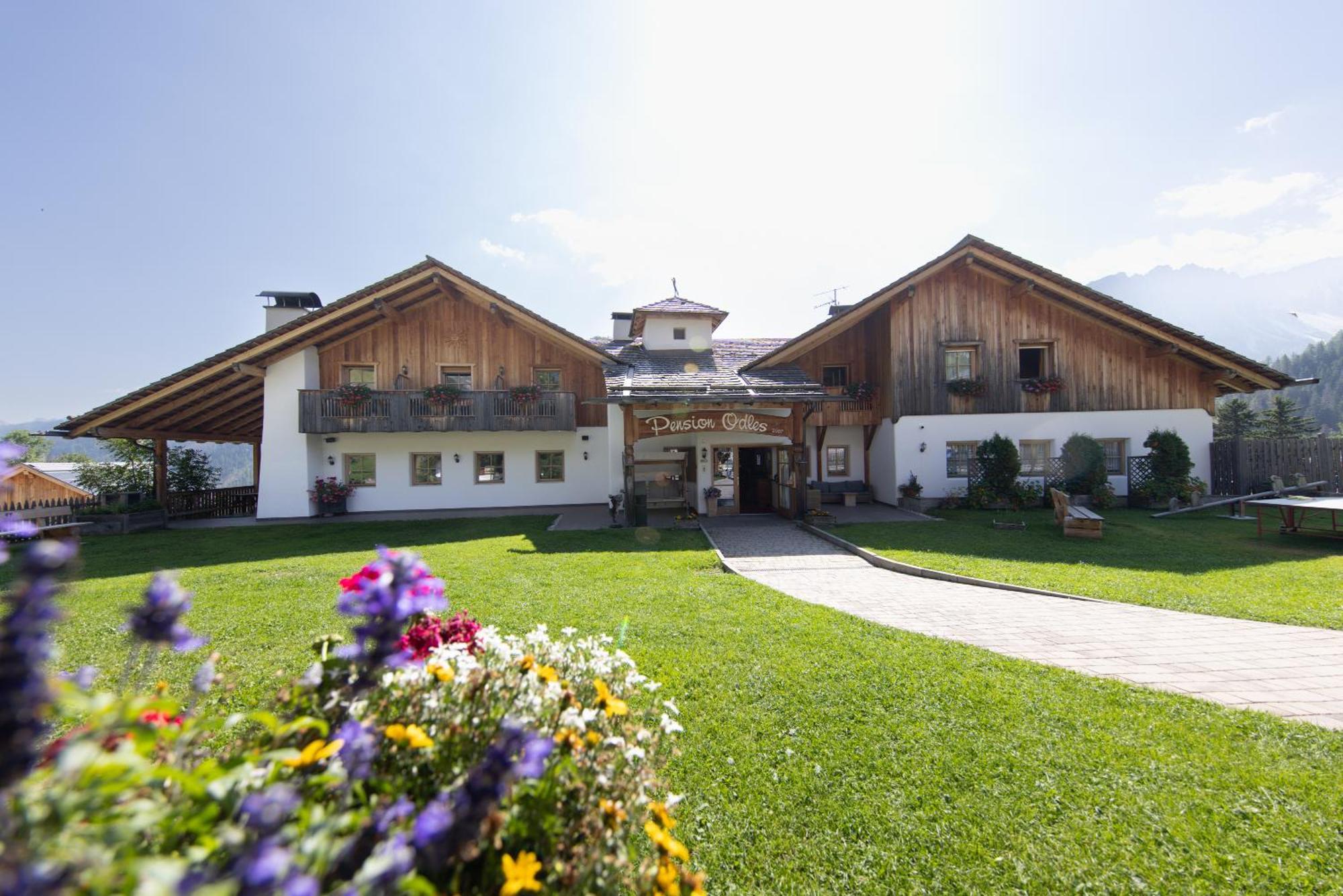 Hotel Pension Odles Sankt Martin in Thurn Exterior foto