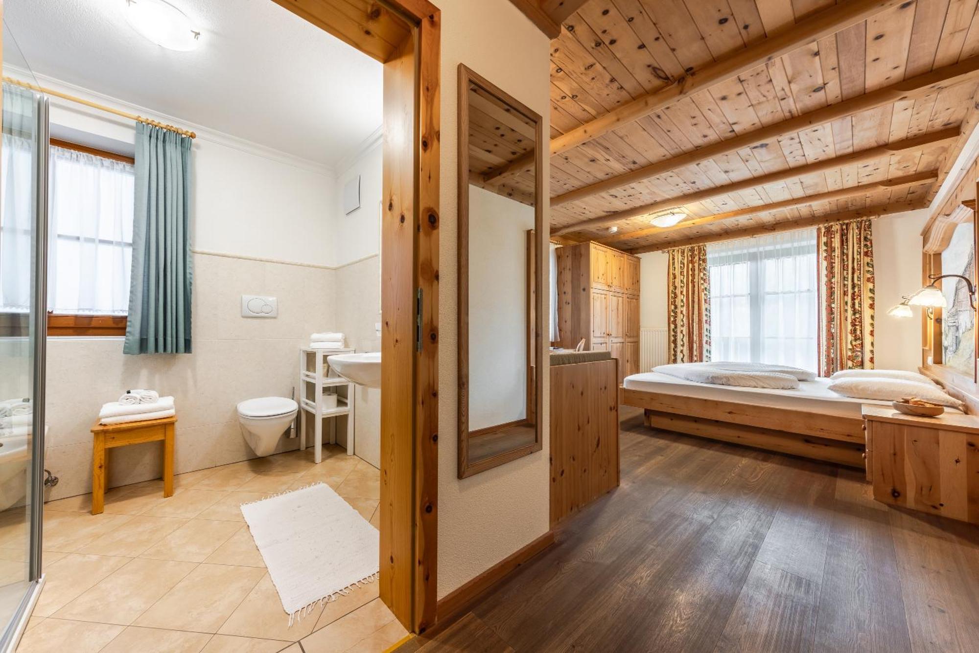 Hotel Pension Odles Sankt Martin in Thurn Exterior foto