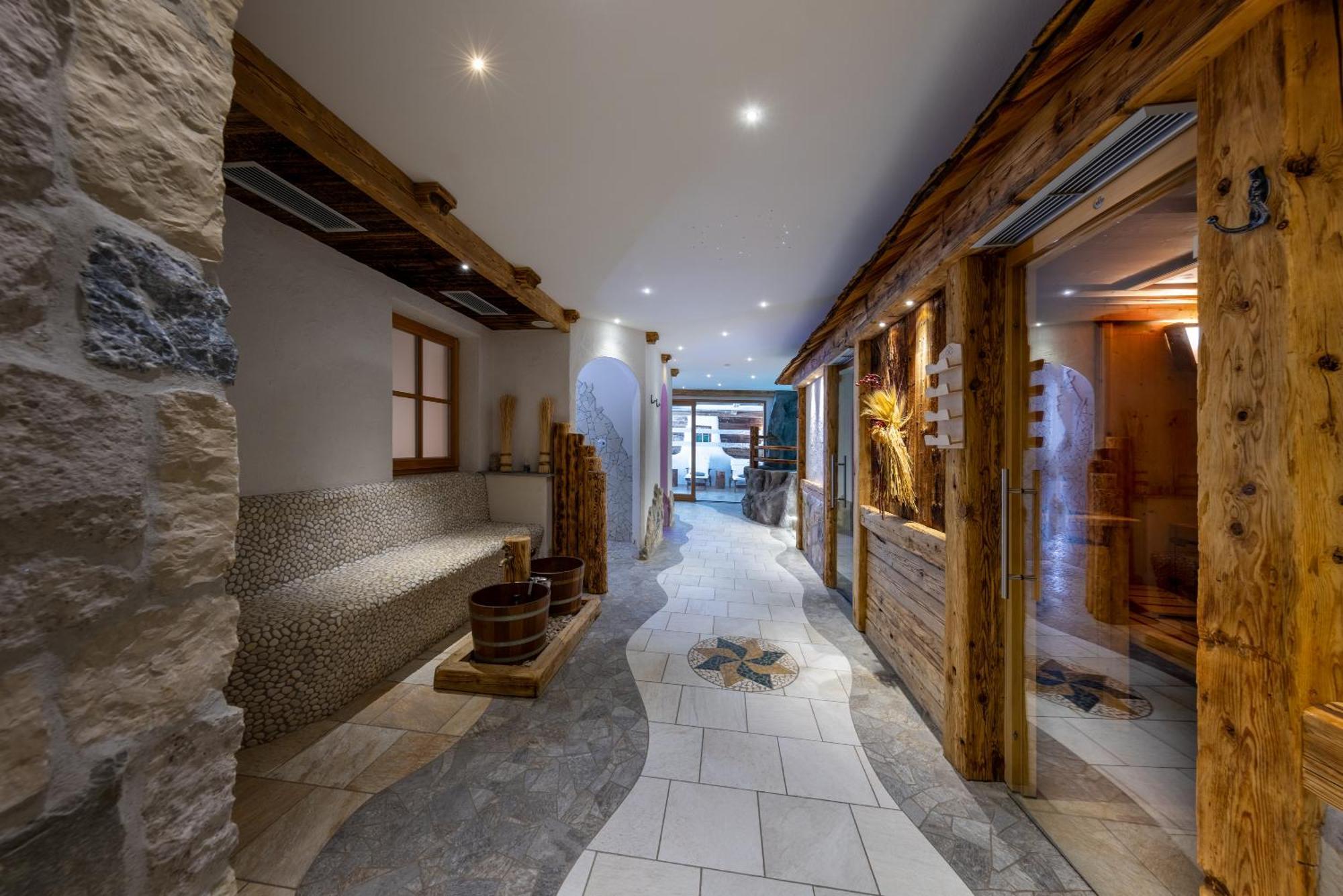 Hotel Pension Odles Sankt Martin in Thurn Exterior foto