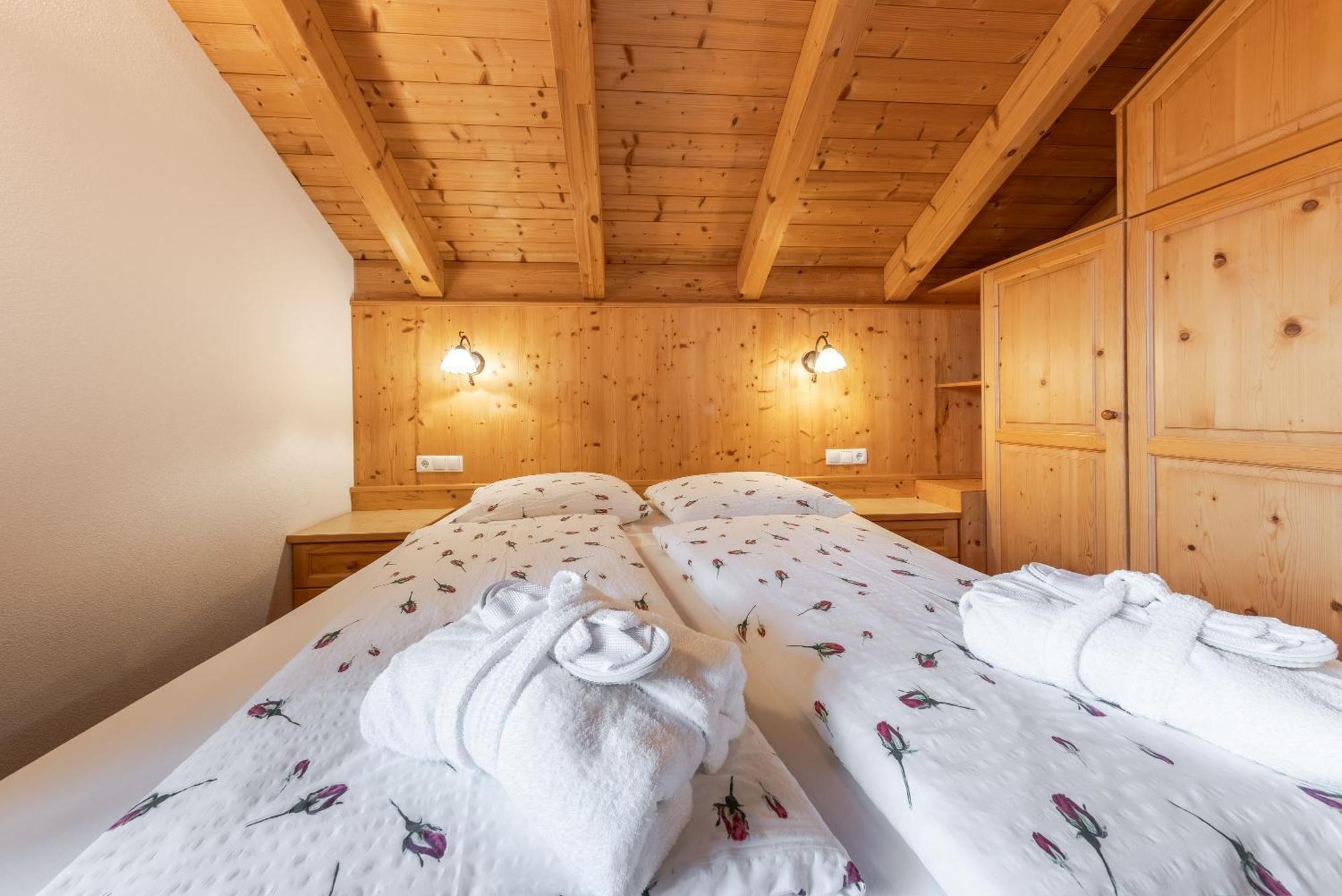 Hotel Pension Odles Sankt Martin in Thurn Exterior foto